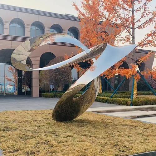 万硕雕塑 不锈钢雕塑 抽象飘带摆件 大型镜面不锈钢 地产景观小品